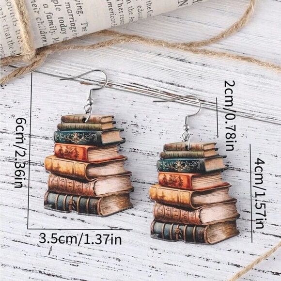 Vintage inspired Books Earrings, lightweight, detailed, Book Lover - Picture 2 of 2